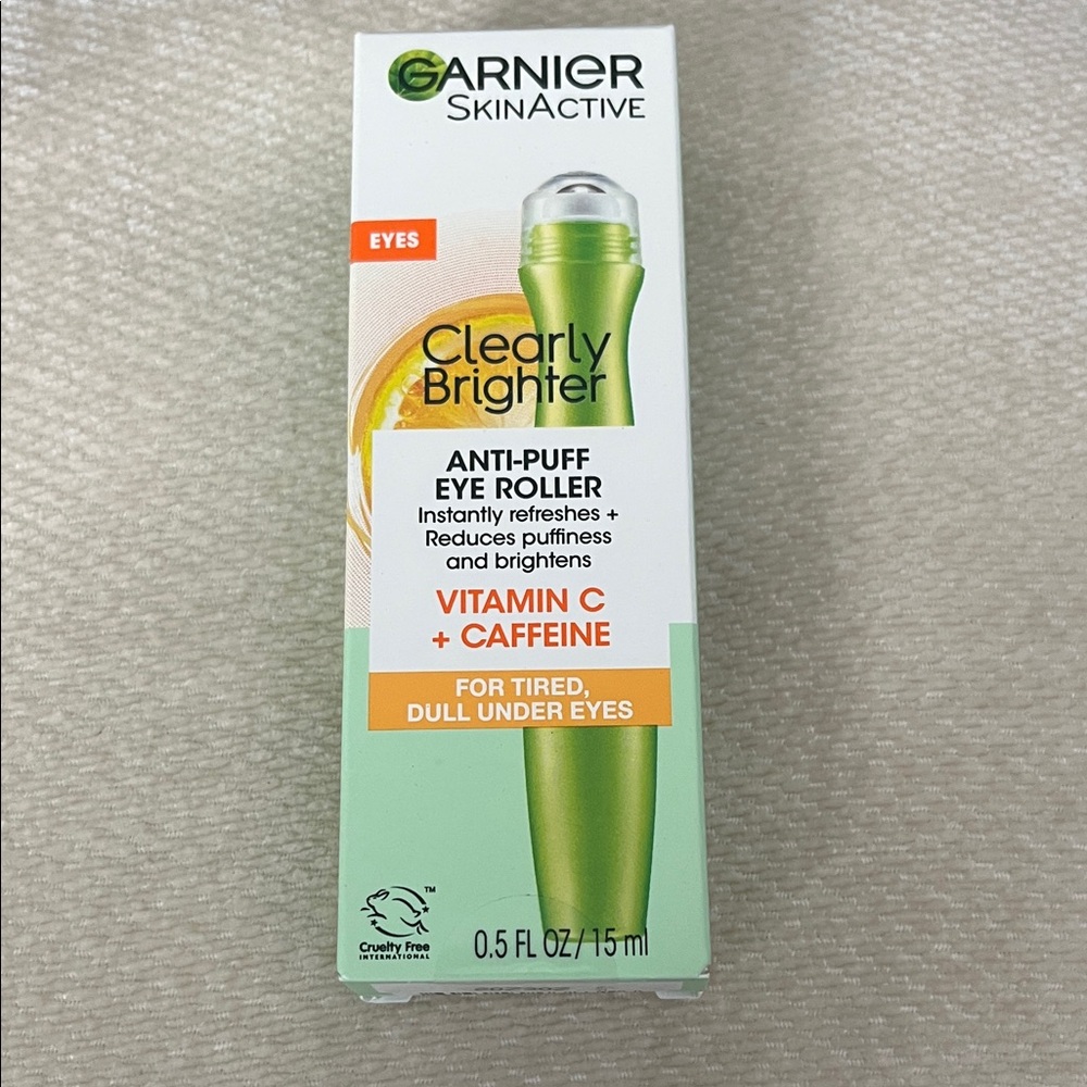 Garnier SkinActive Clearly Brighter Eye Roller - Green